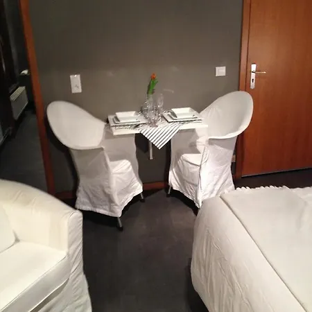 Dirk Suites Anversa